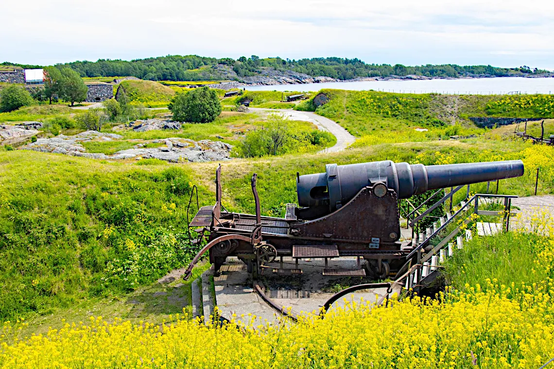 Cañones en Suomenlinna