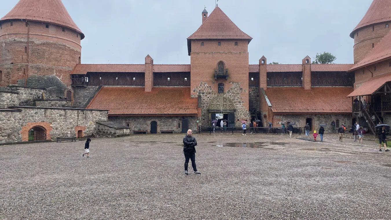 Patio interior del castillo de Trakai